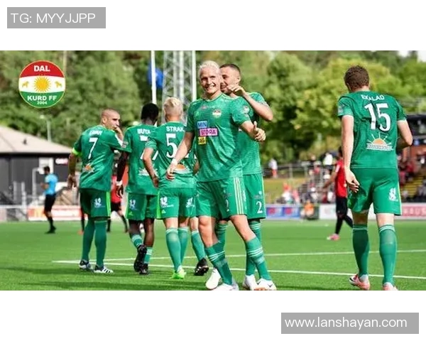 达尔库德与天狼星的激烈对决揭示了足球战术的博弈与精彩瞬间