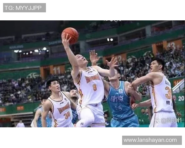 帕都拜斯与杜克的精彩对决揭示篮球战术与团队协作的完美结合